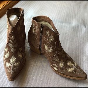 Sundance Floral Embroidered Booties Tan 37=6.5M Hippie BOHO Cowgirl Ankle Boots